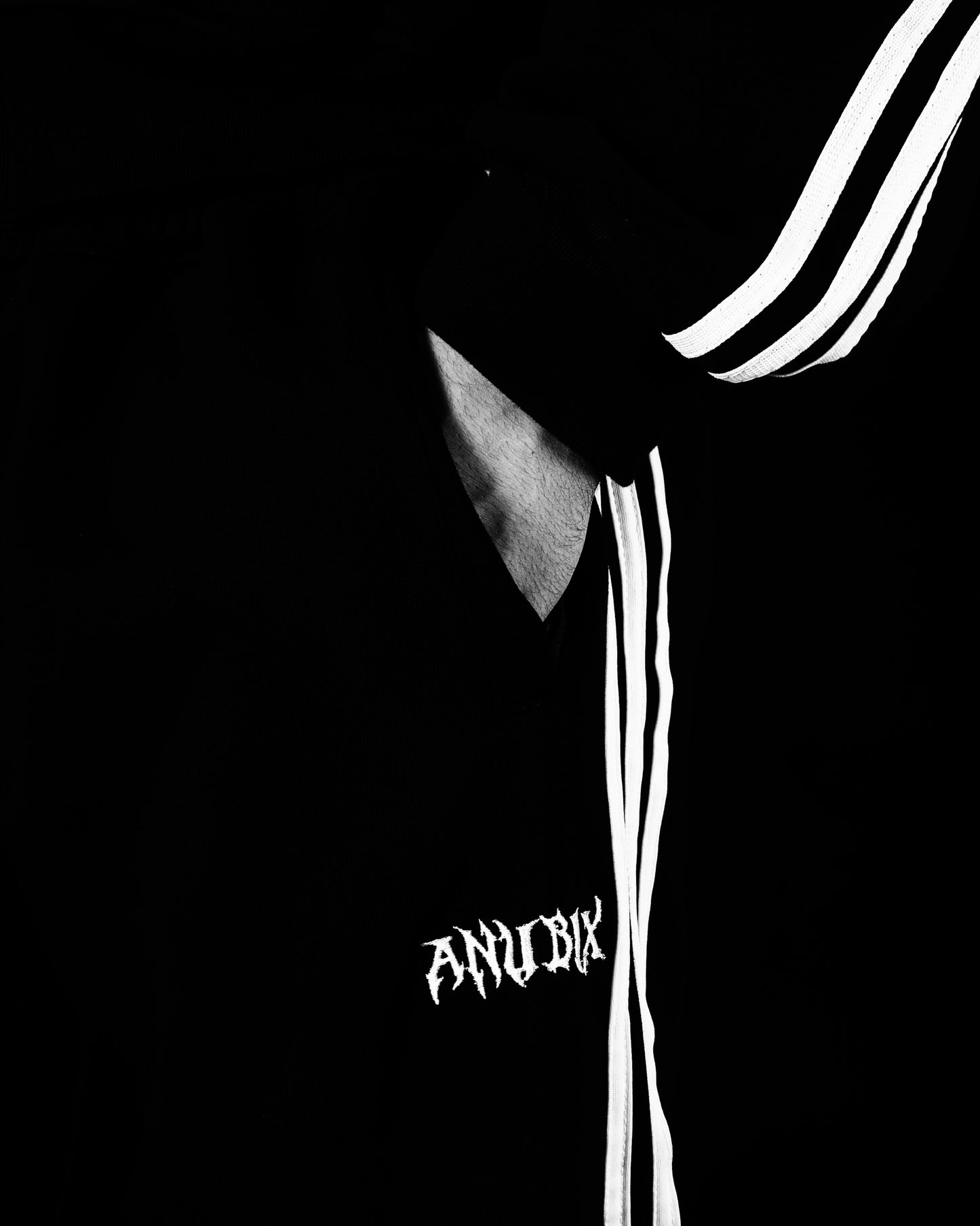 BLACK V2 ANUBIX SWEATPANT