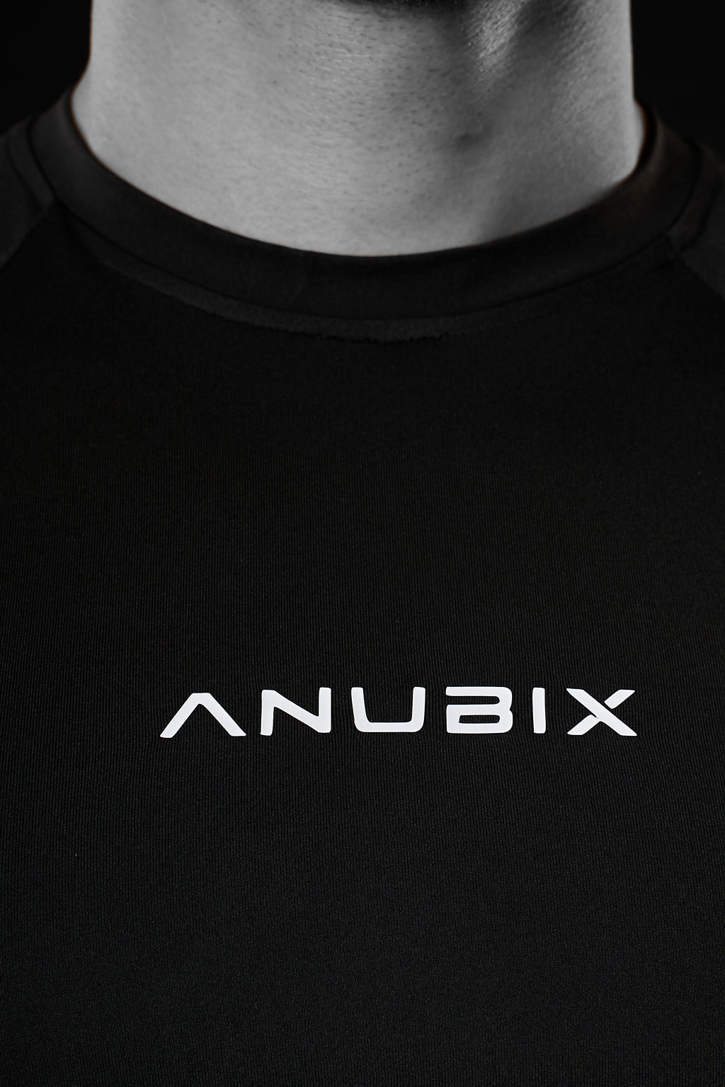 BLACK BASIC SHORT SLEEVE COMPRESSION