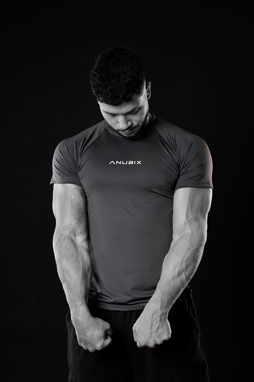 DARK GRAY BASIC SHORT SLEEVE COMPRESSION