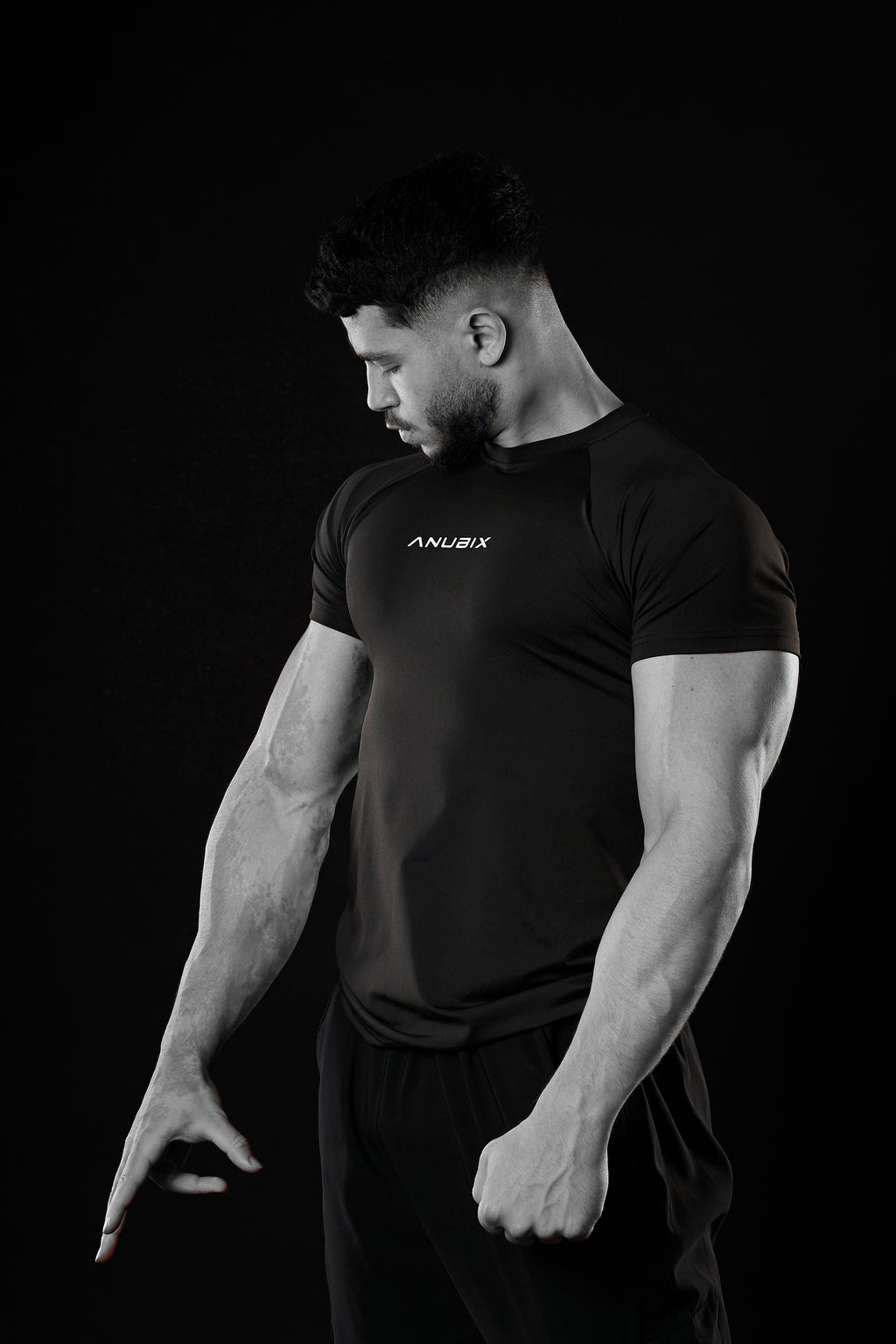 BLACK BASIC SHORT SLEEVE COMPRESSION