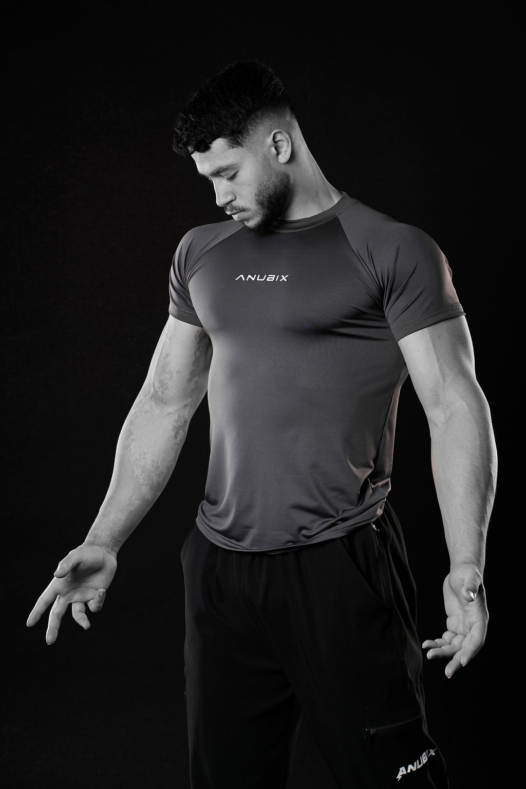 DARK GRAY BASIC SHORT SLEEVE COMPRESSION