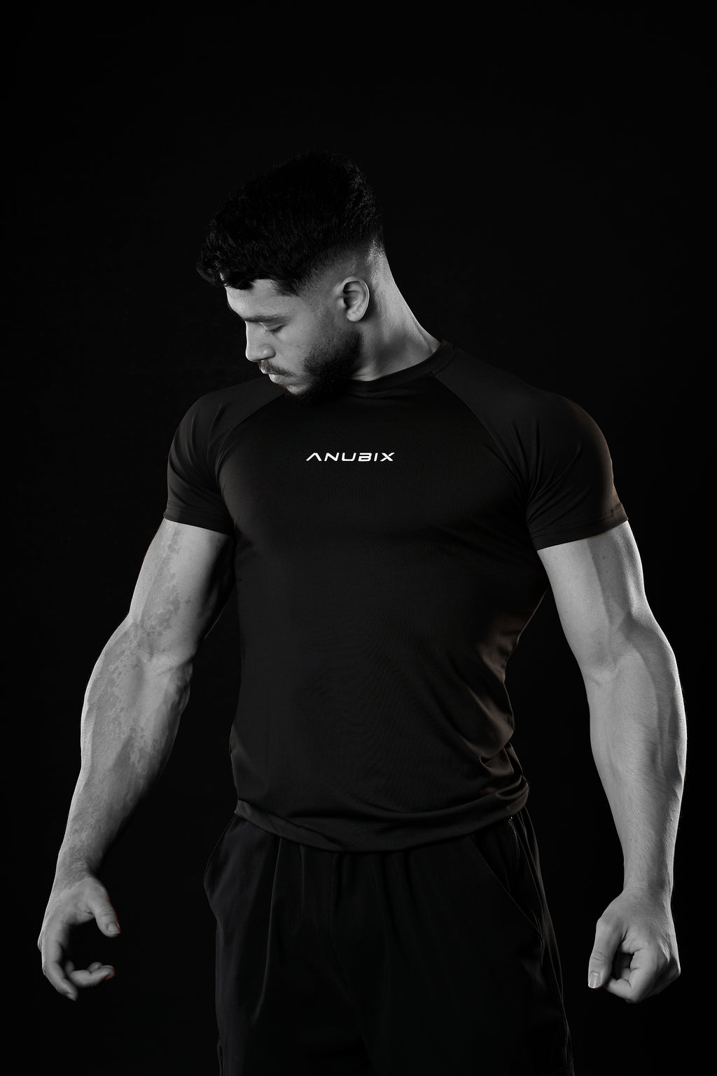 BLACK BASIC SHORT SLEEVE COMPRESSION