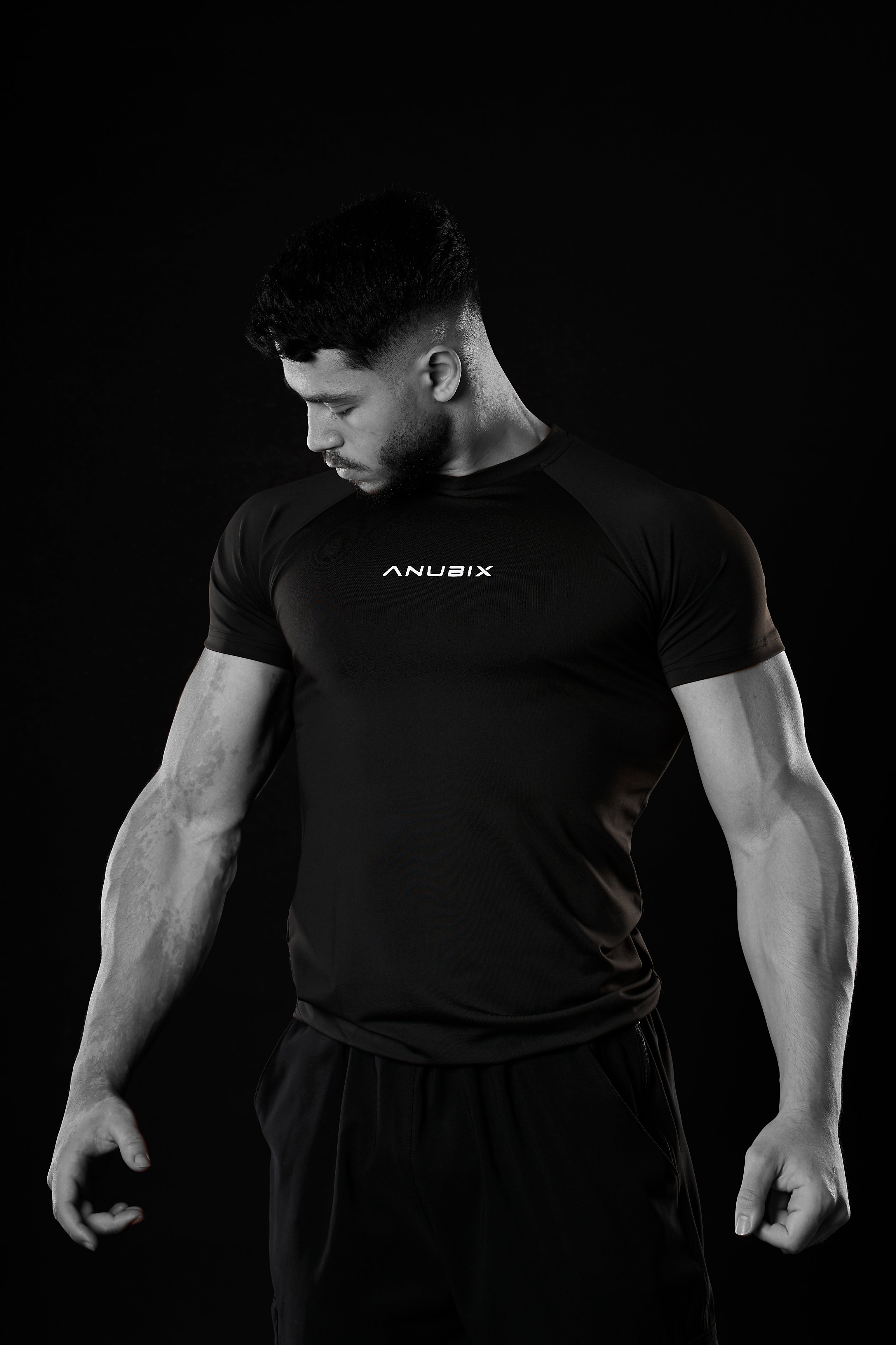 BLACK BASIC SHORT SLEEVE COMPRESSION