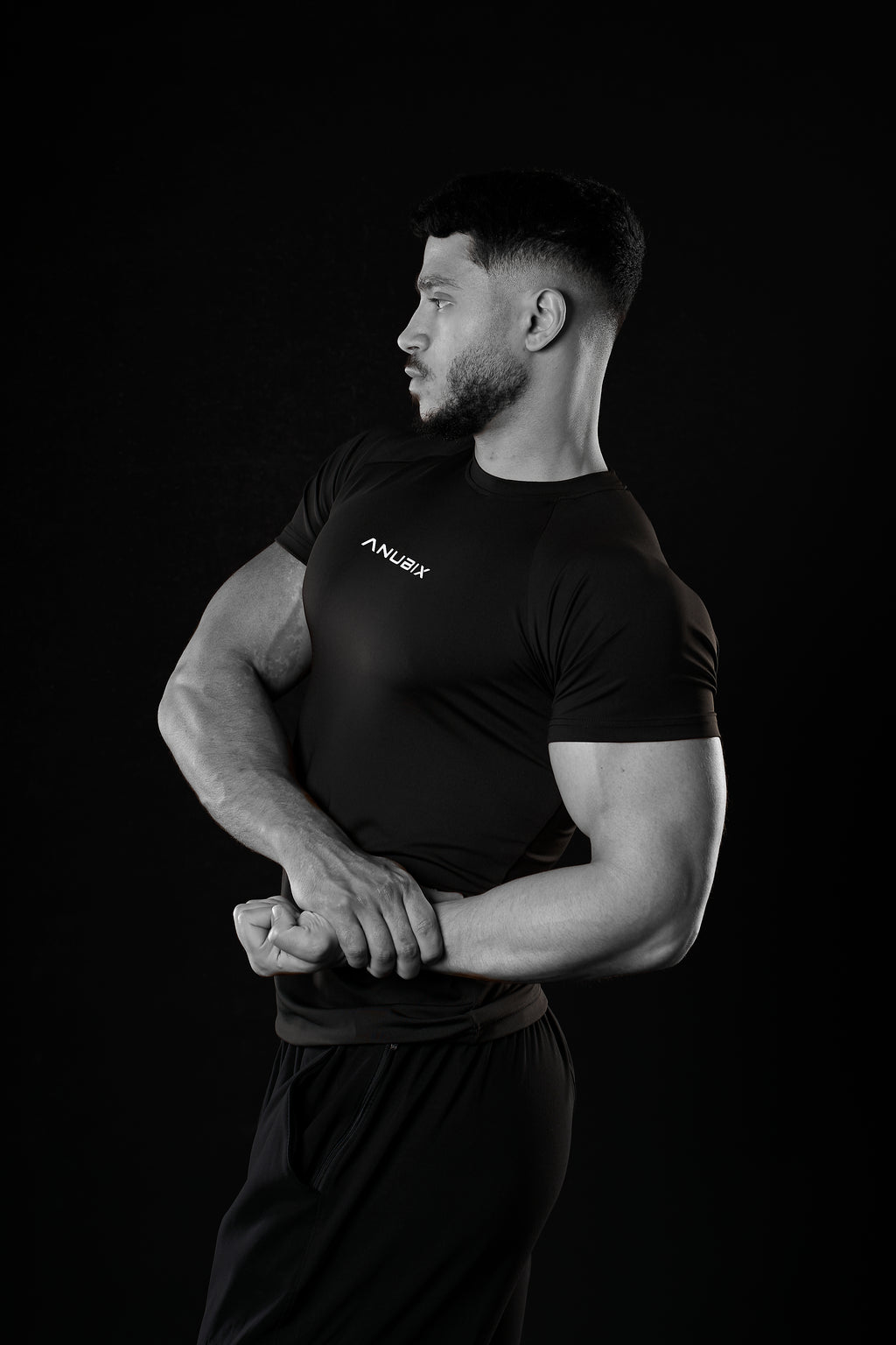 BLACK BASIC SHORT SLEEVE COMPRESSION