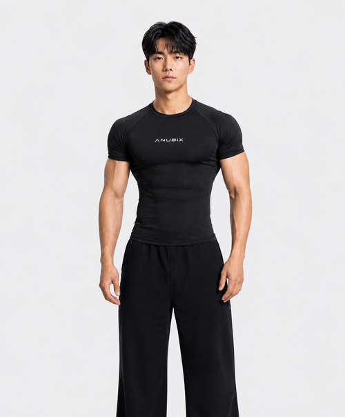 BLACK BASIC SHORT SLEEVE COMPRESSION