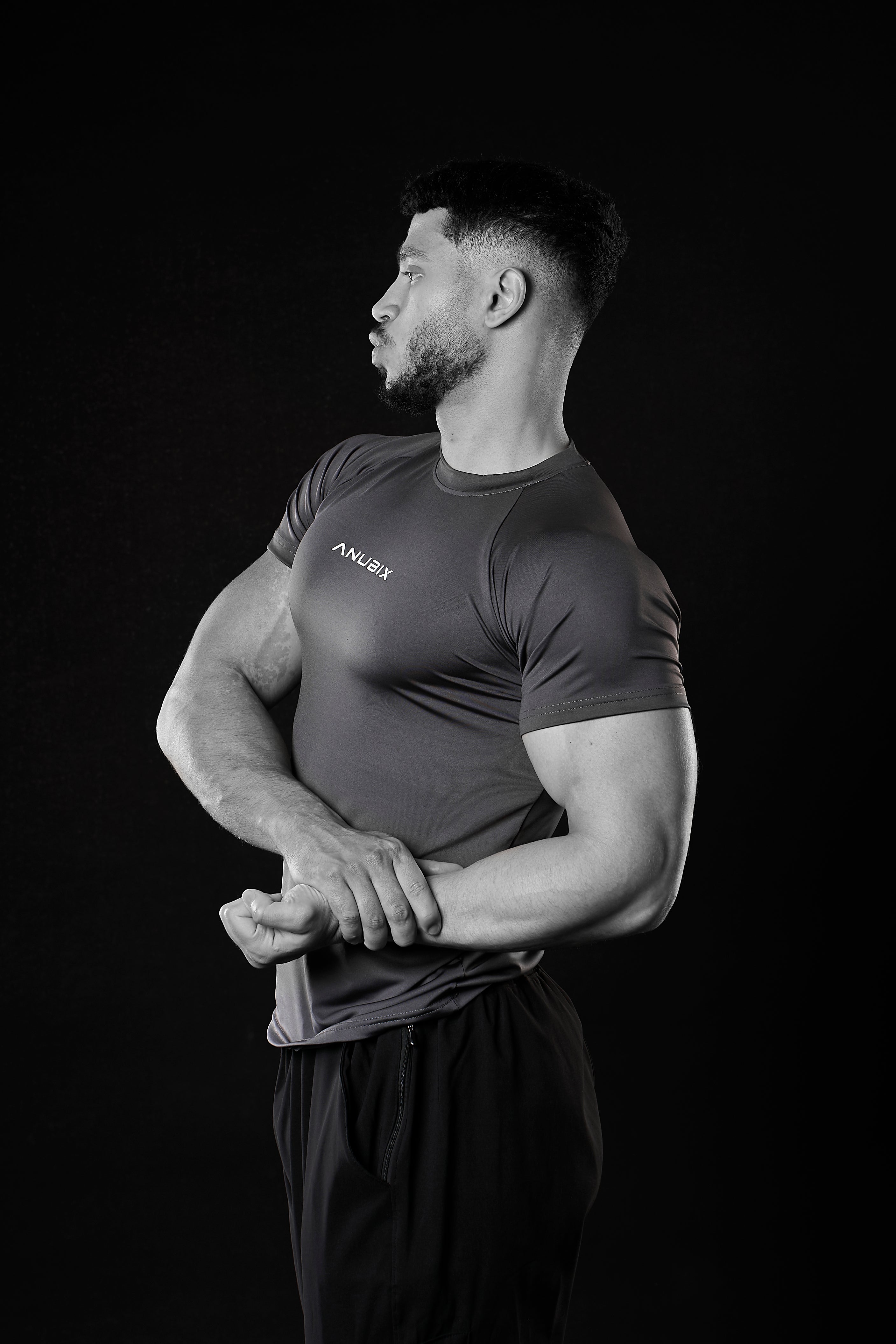 DARK GRAY BASIC SHORT SLEEVE COMPRESSION