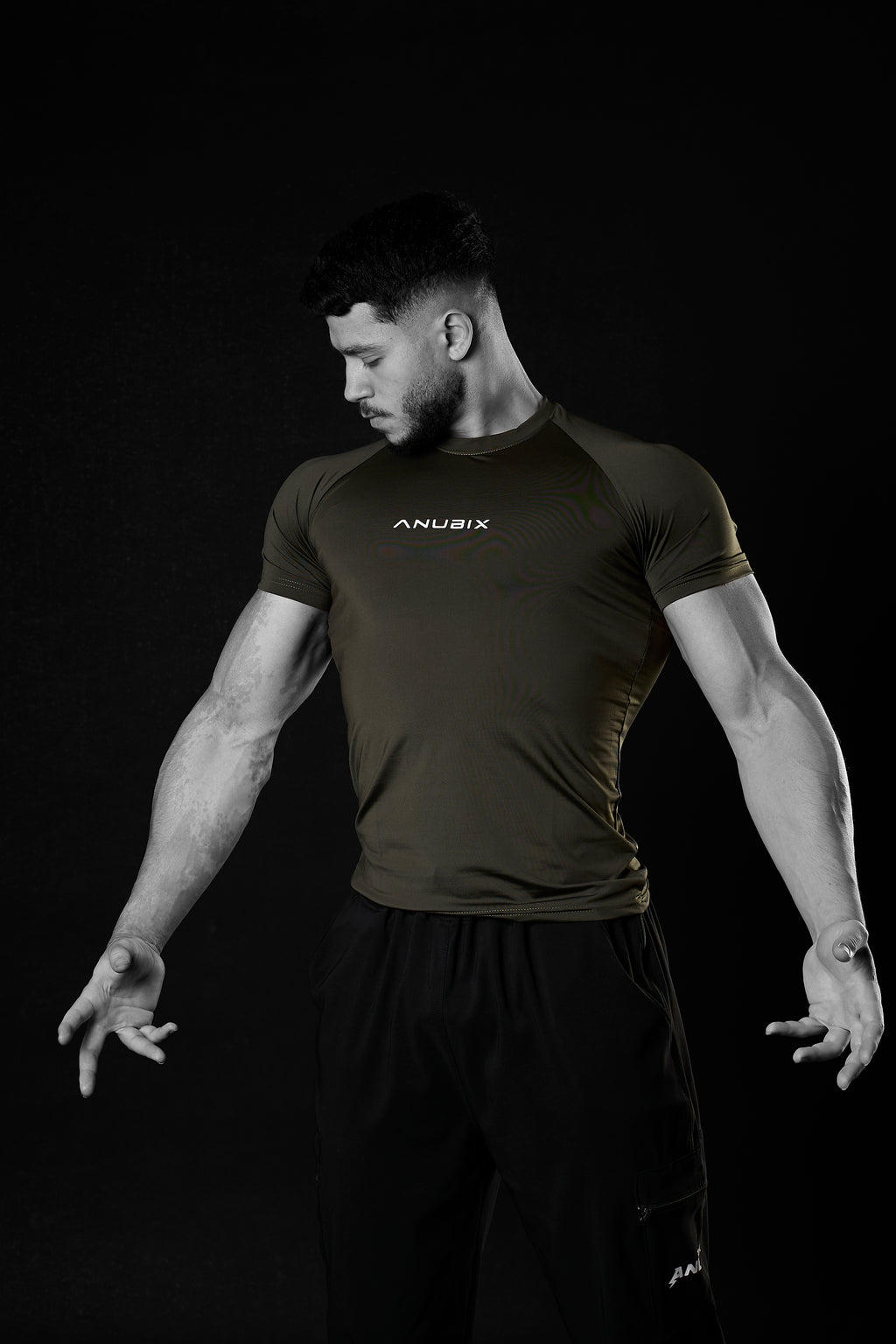 OLIVE GREEN BASIC SHORT SLEEVE COMPRESSION