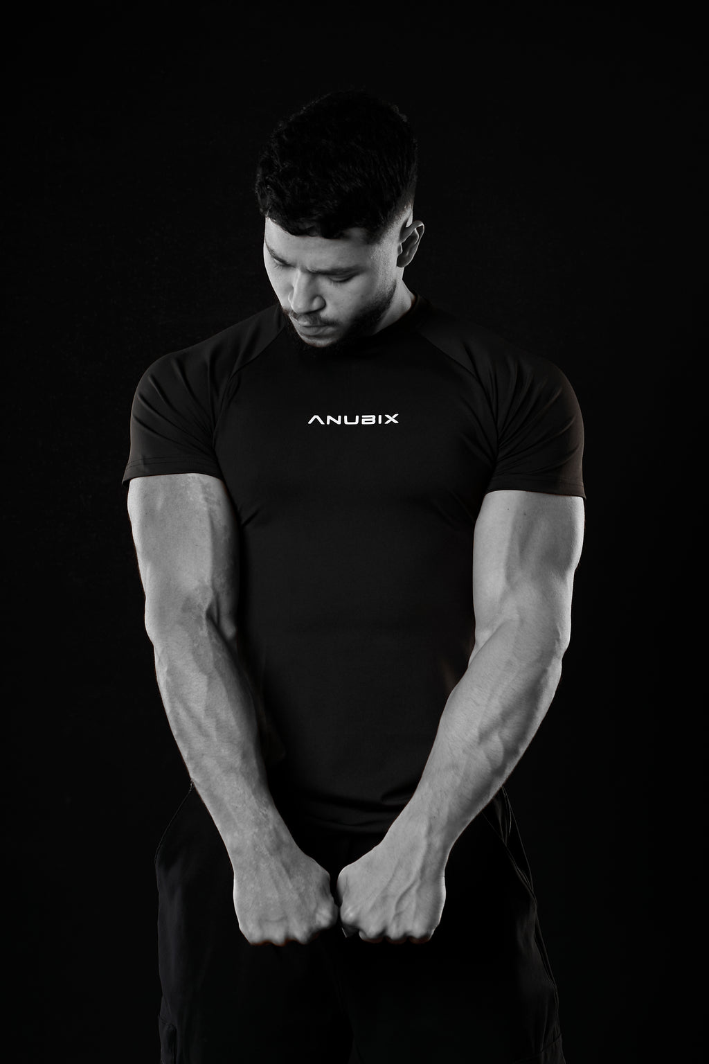 BLACK BASIC SHORT SLEEVE COMPRESSION