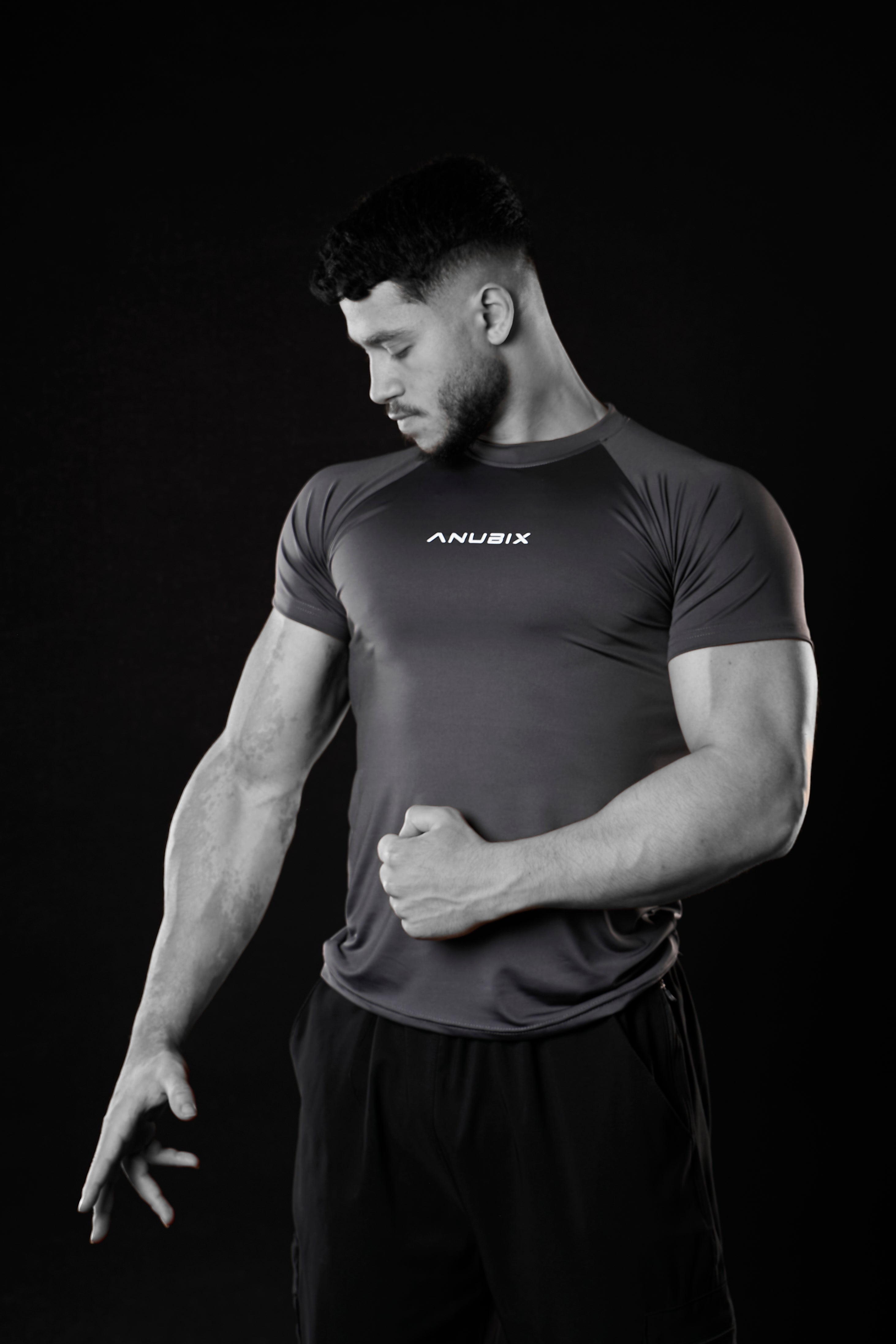 DARK GRAY BASIC SHORT SLEEVE COMPRESSION